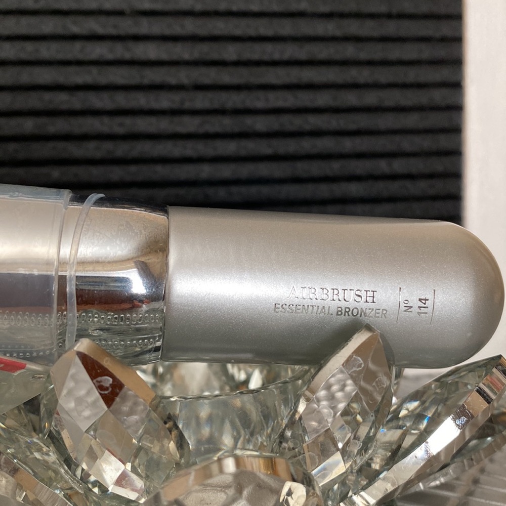 🦄 5/$55 IT COSMETICS Airbrush Essential Bronzer Brush 114 ⭐️NEW⭐️ - Picture 3 of 6